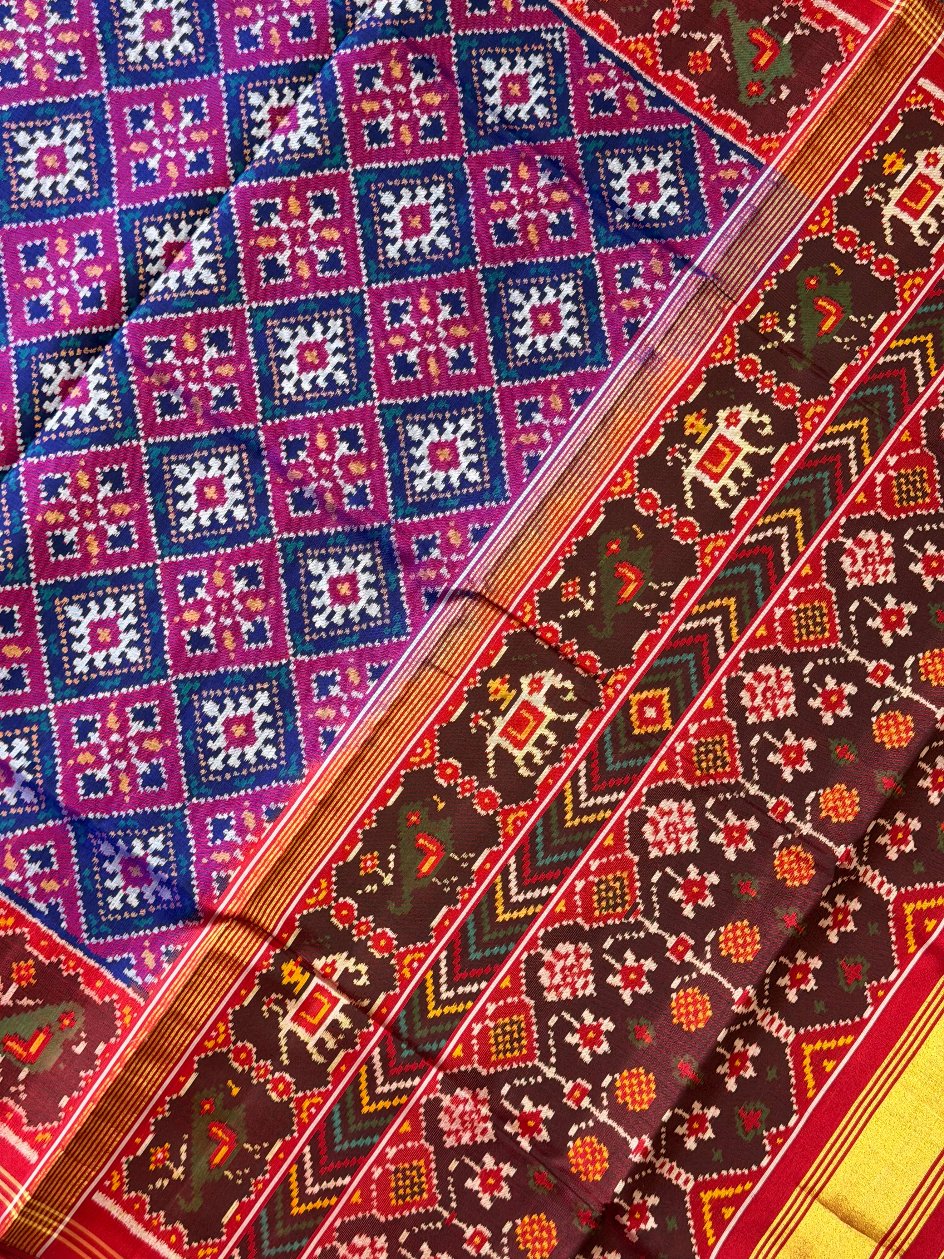 Pan-Chanda Traditional Design Handwoven Patola Silk Saree Secondary image