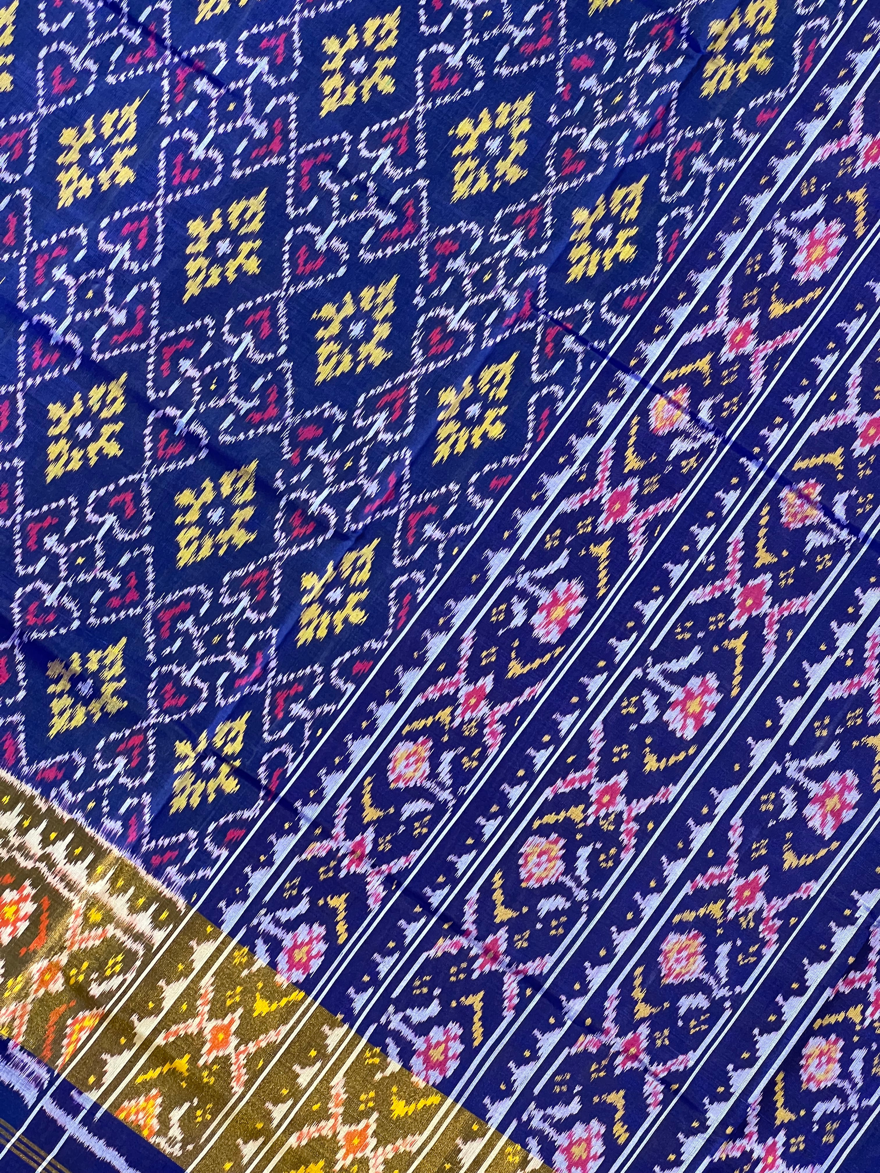 Pan-Chanda Tradition Design Handwoven Patola Silk Saree
