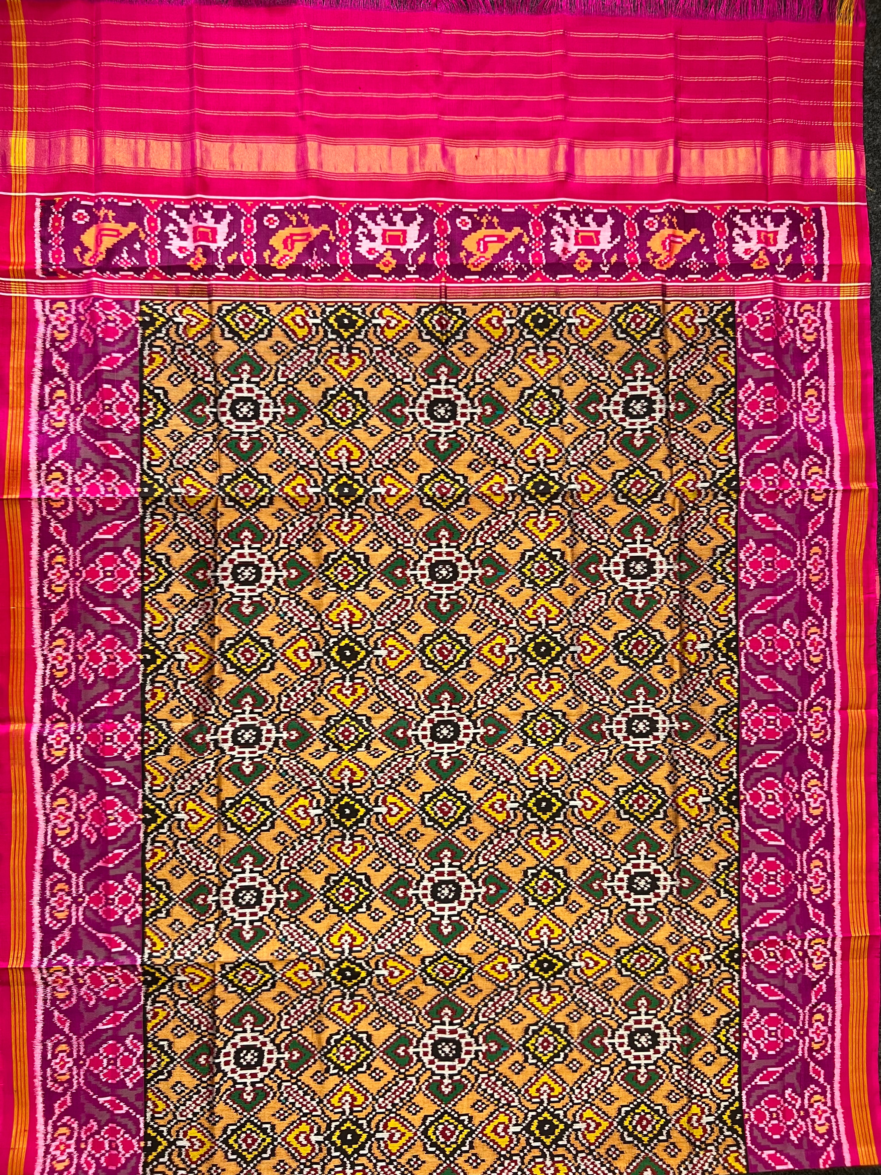Peach Beige Manekchowk Design Handwoven Patola Dupatta