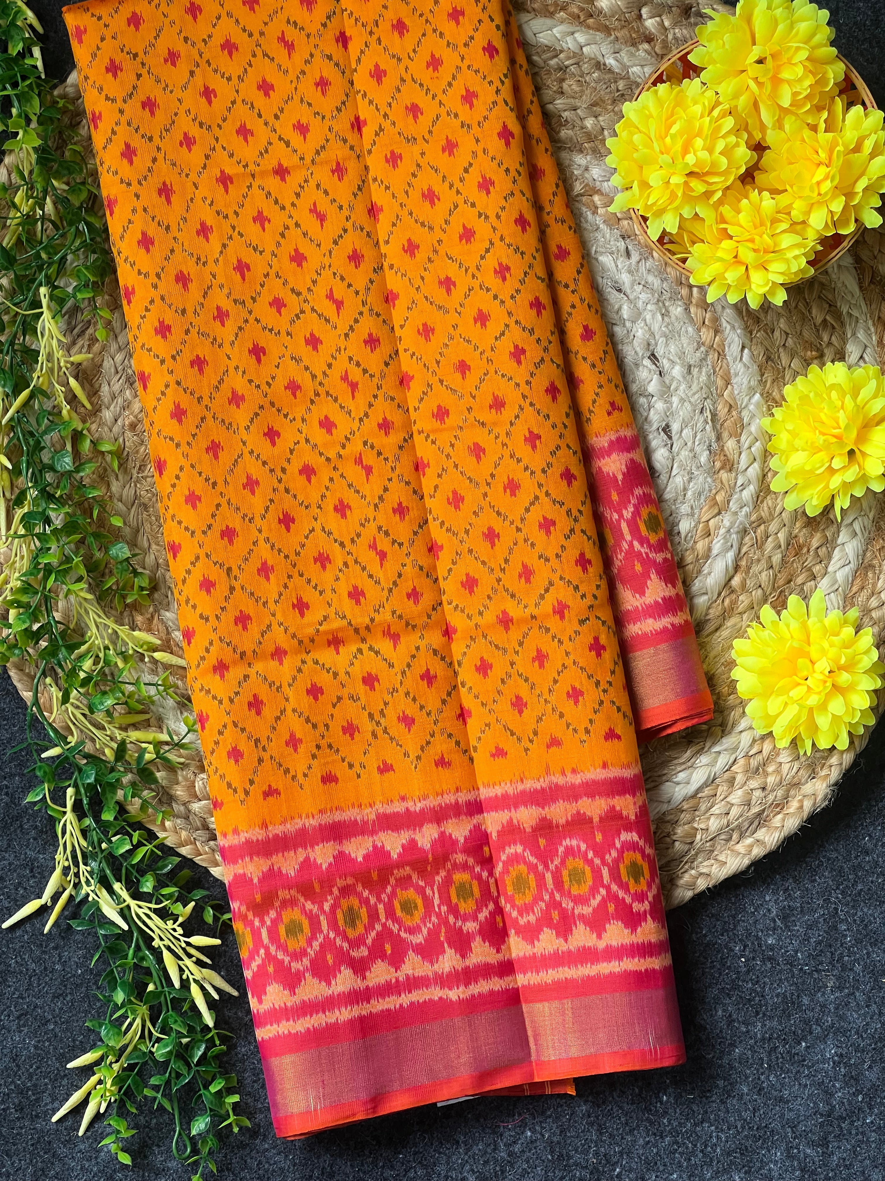 Daliyabhat Tradition Design Handwoven Patola Silk Saree
