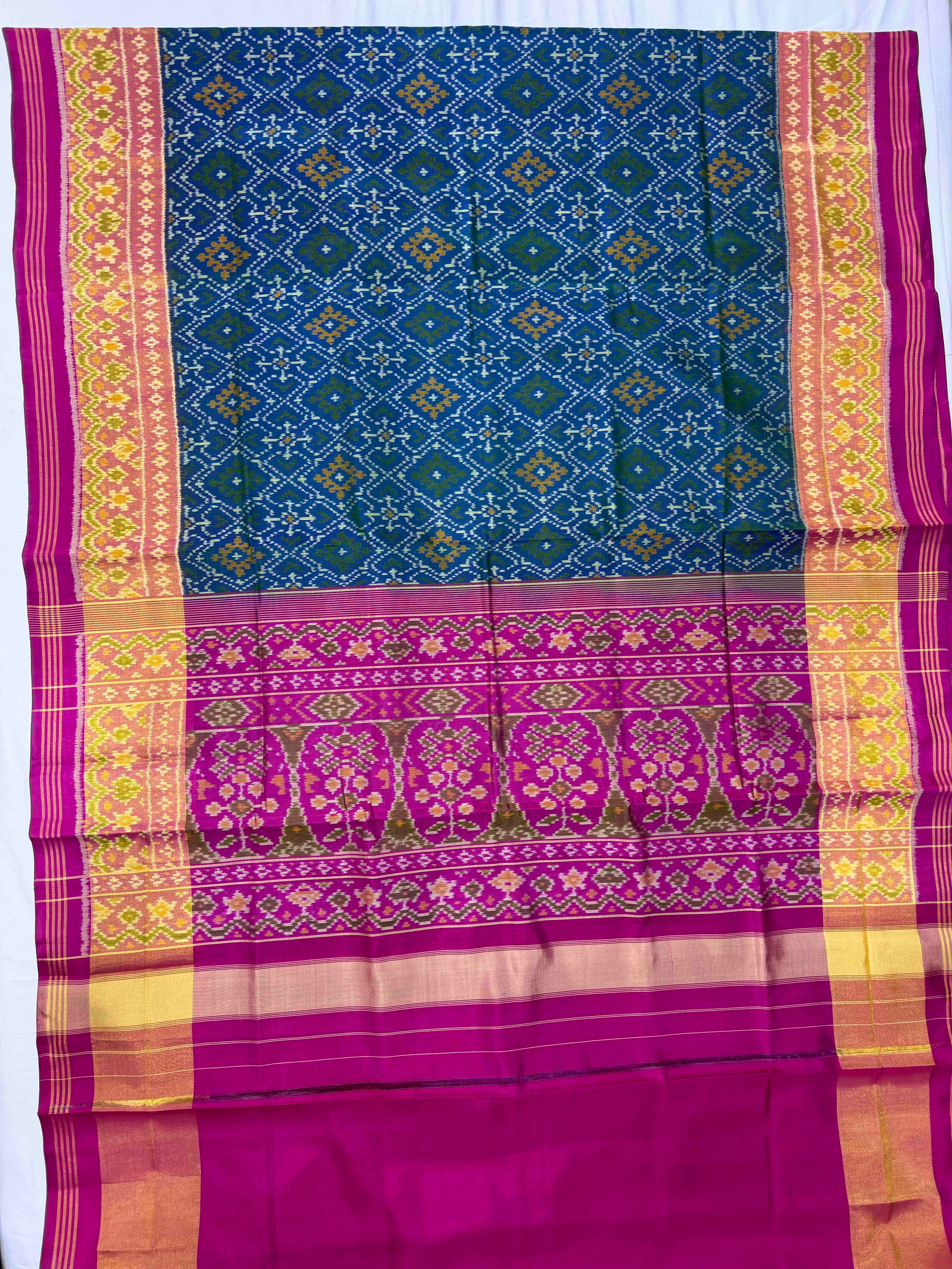 Pan-chanda Traditional Design Handwoven Patola Silk Saree
