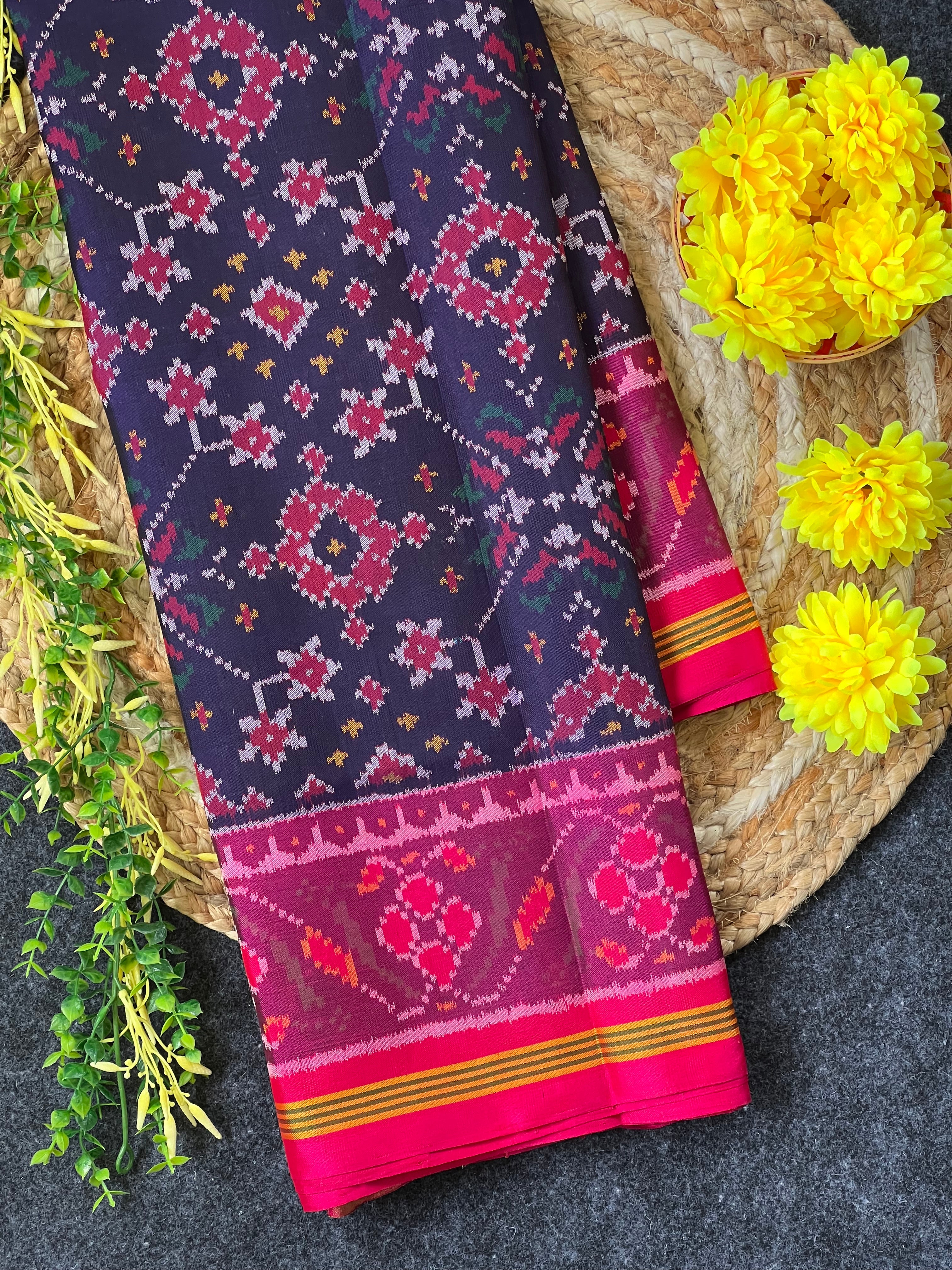 Navratna Traditional Design Handwoven Patola Silk Saree Main image