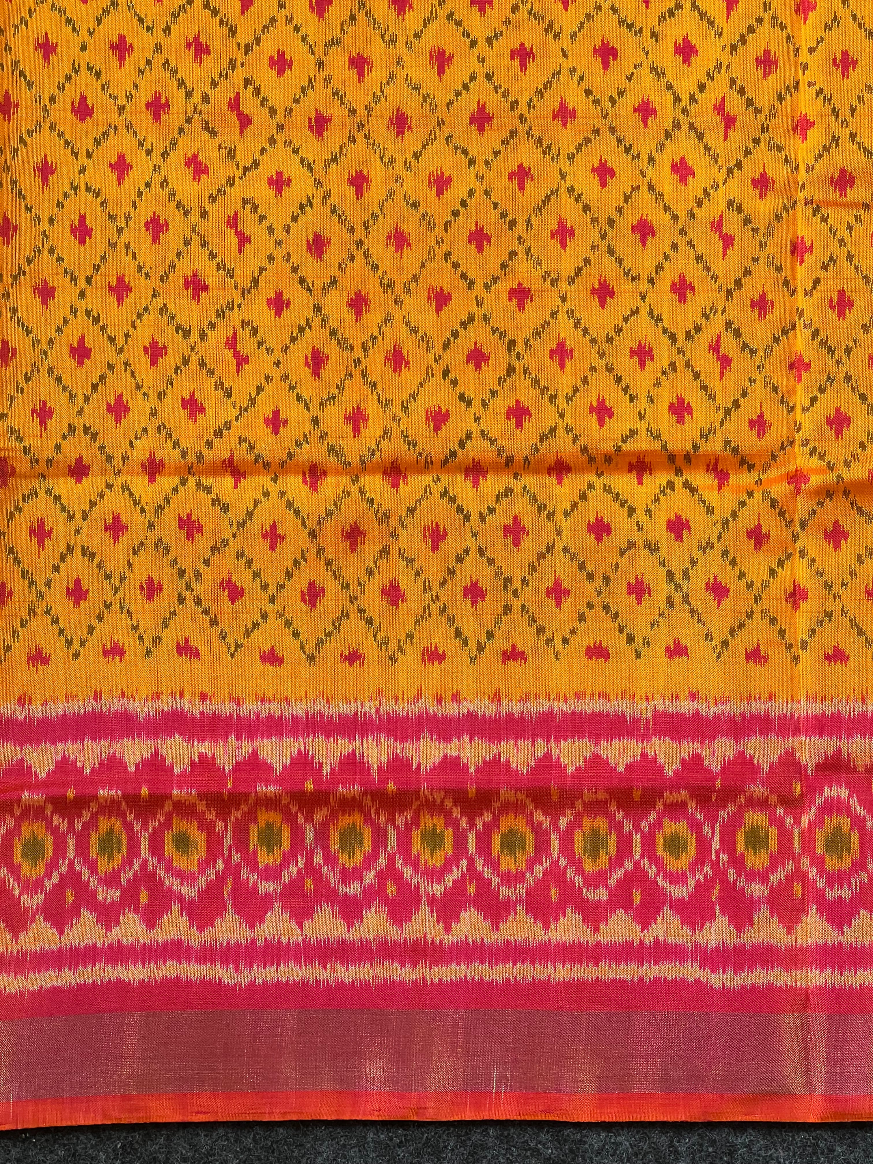 Daliyabhat Tradition Design Handwoven Patola Silk Saree