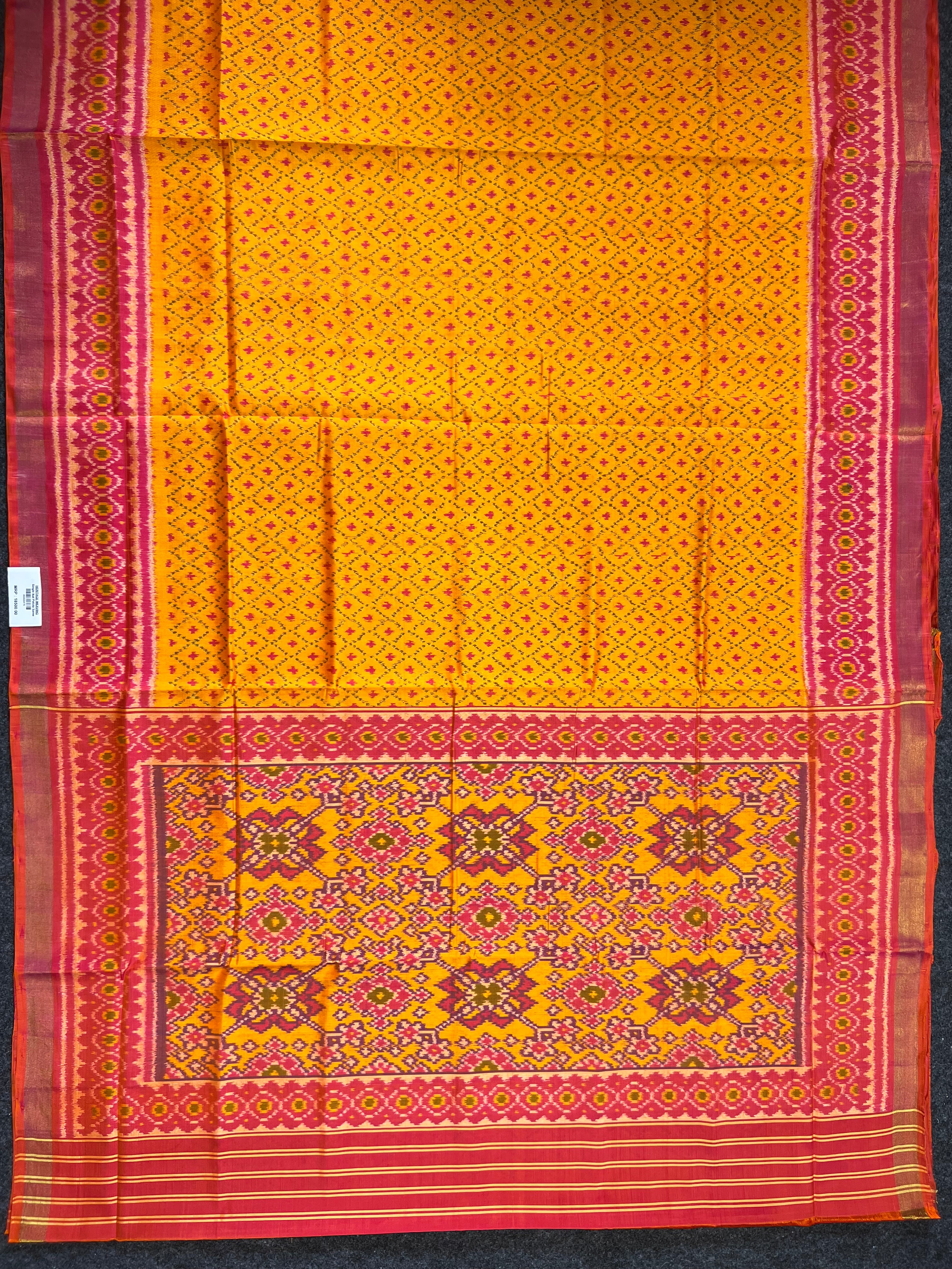 Daliyabhat Tradition Design Handwoven Patola Silk Saree