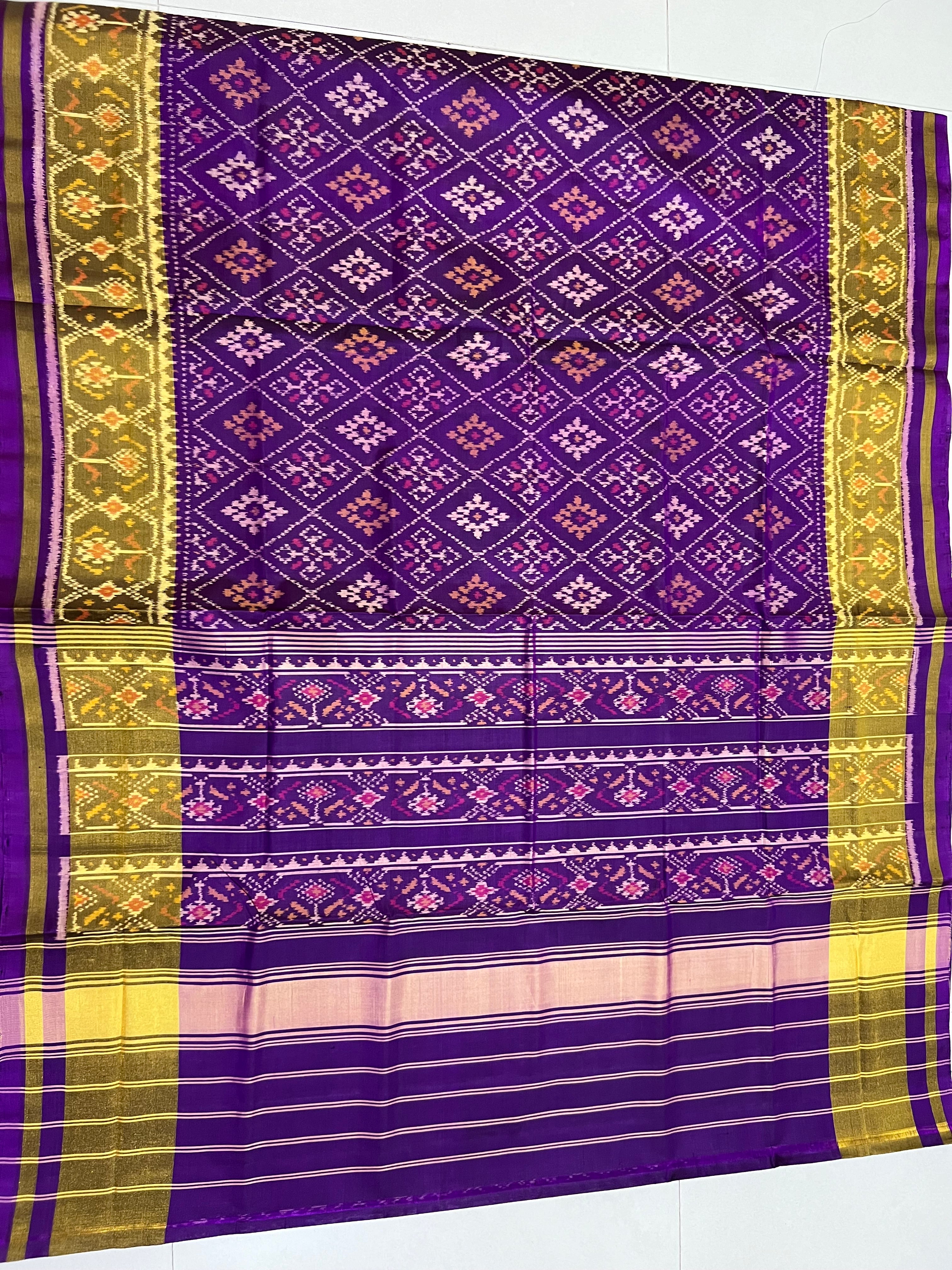 Dark Purple Pan-Chanda Traditional Design Handwoven Patola Silk Saree