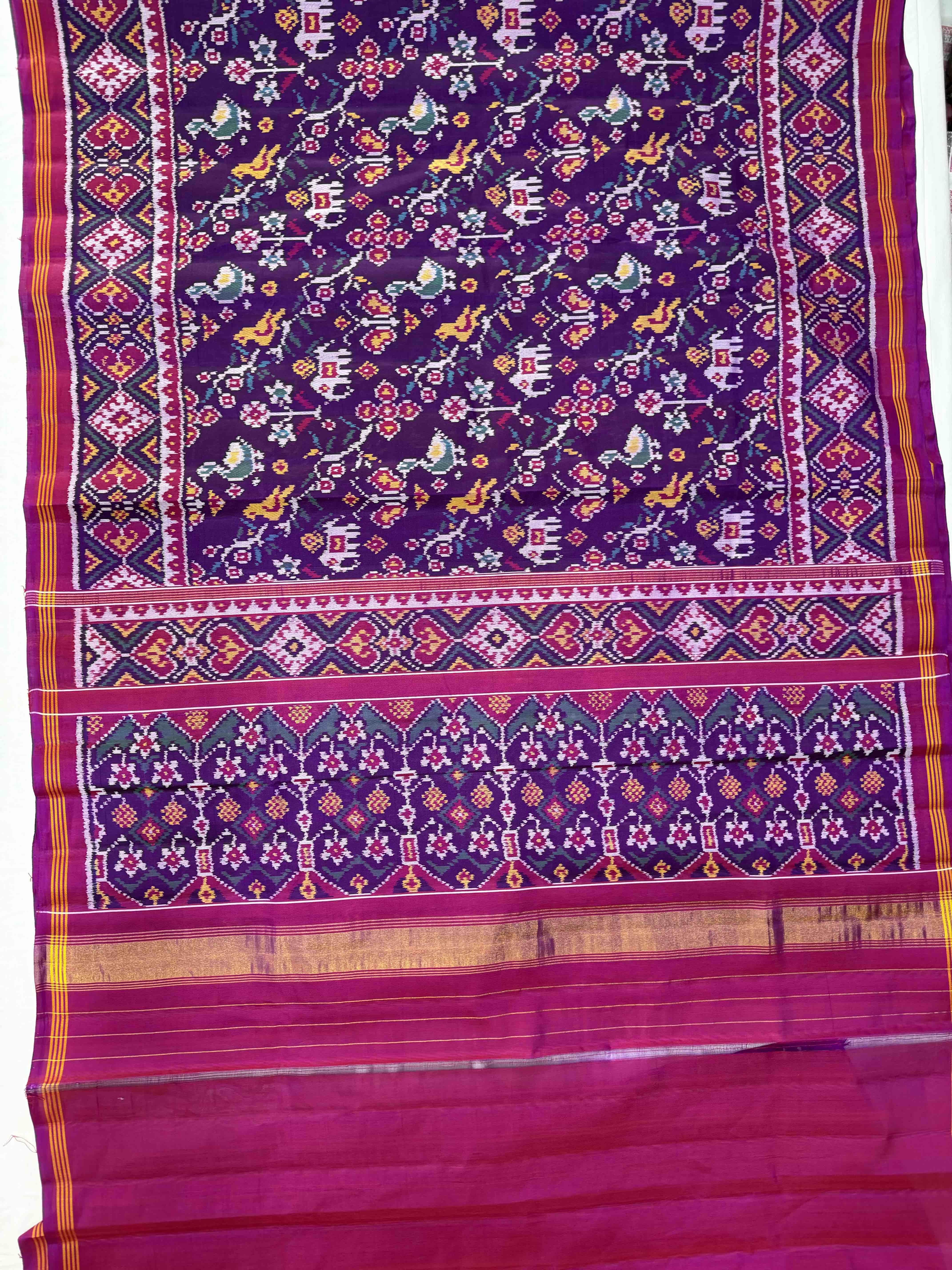 Laheriya Style Motifs Design Handwoven Patola Silk Saree Secondary image