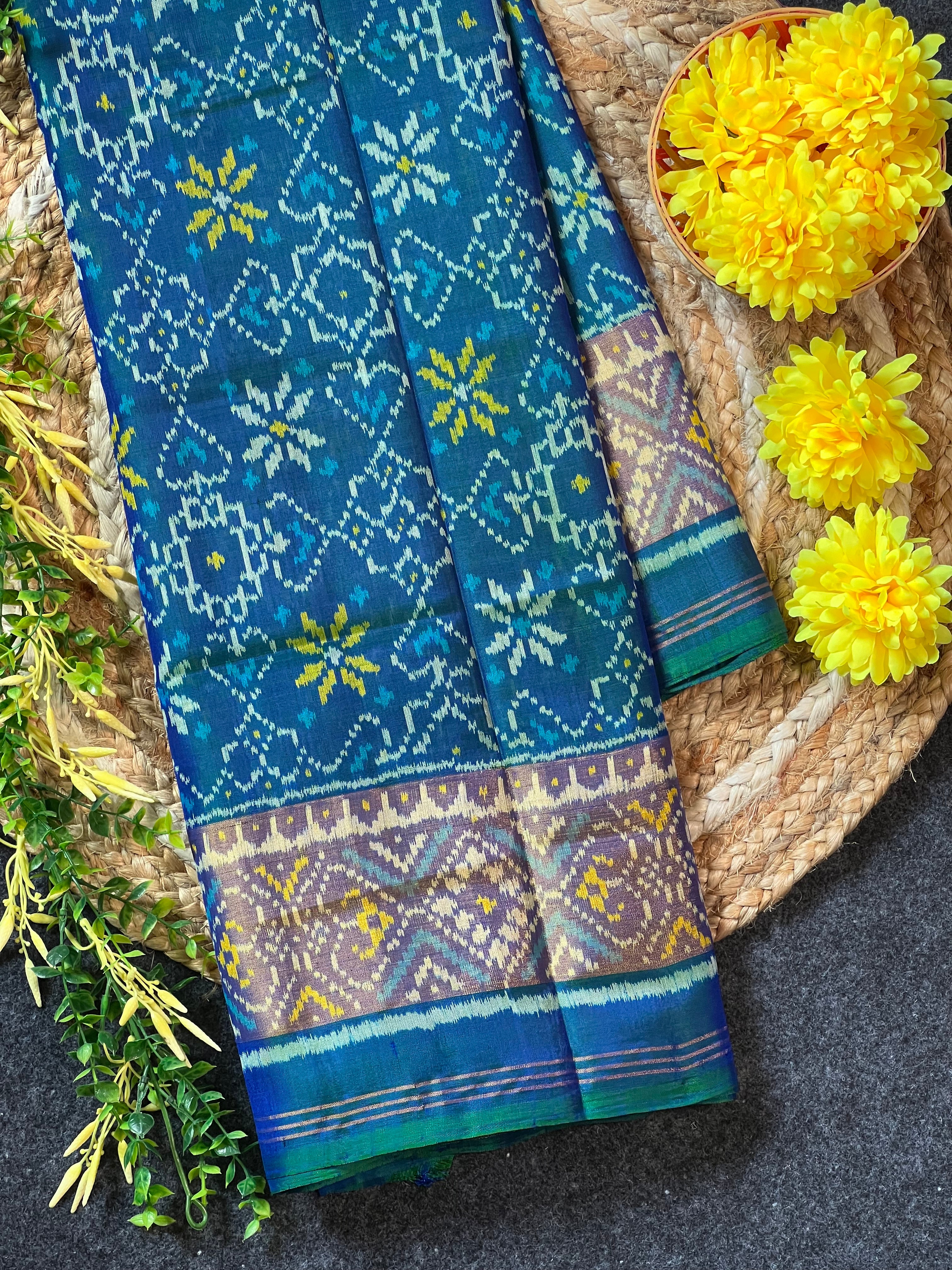 Manekchowk Design Handwoven Patola Silk Saree