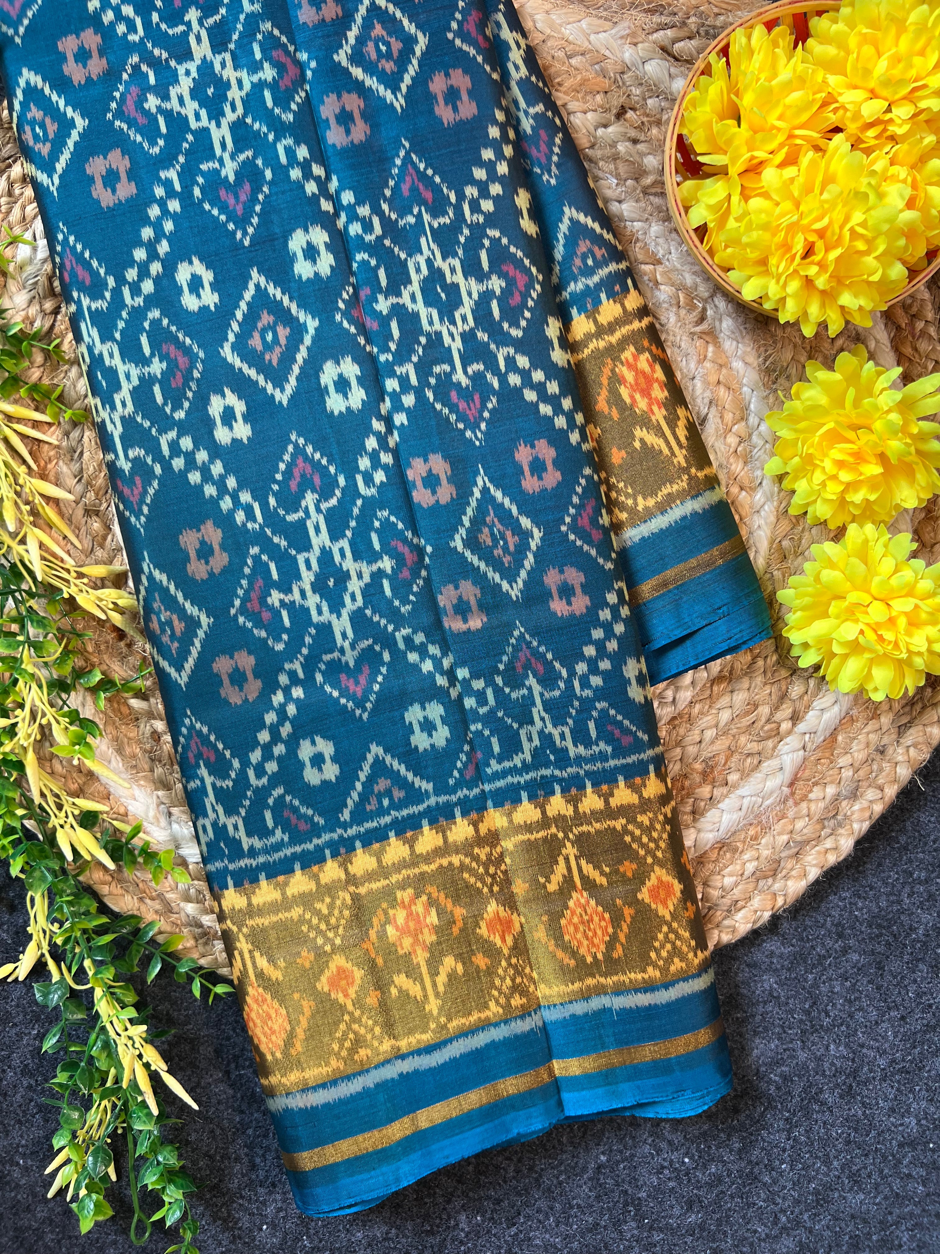 Manekchowk Traditional Design Handwoven Patola Silk Saree