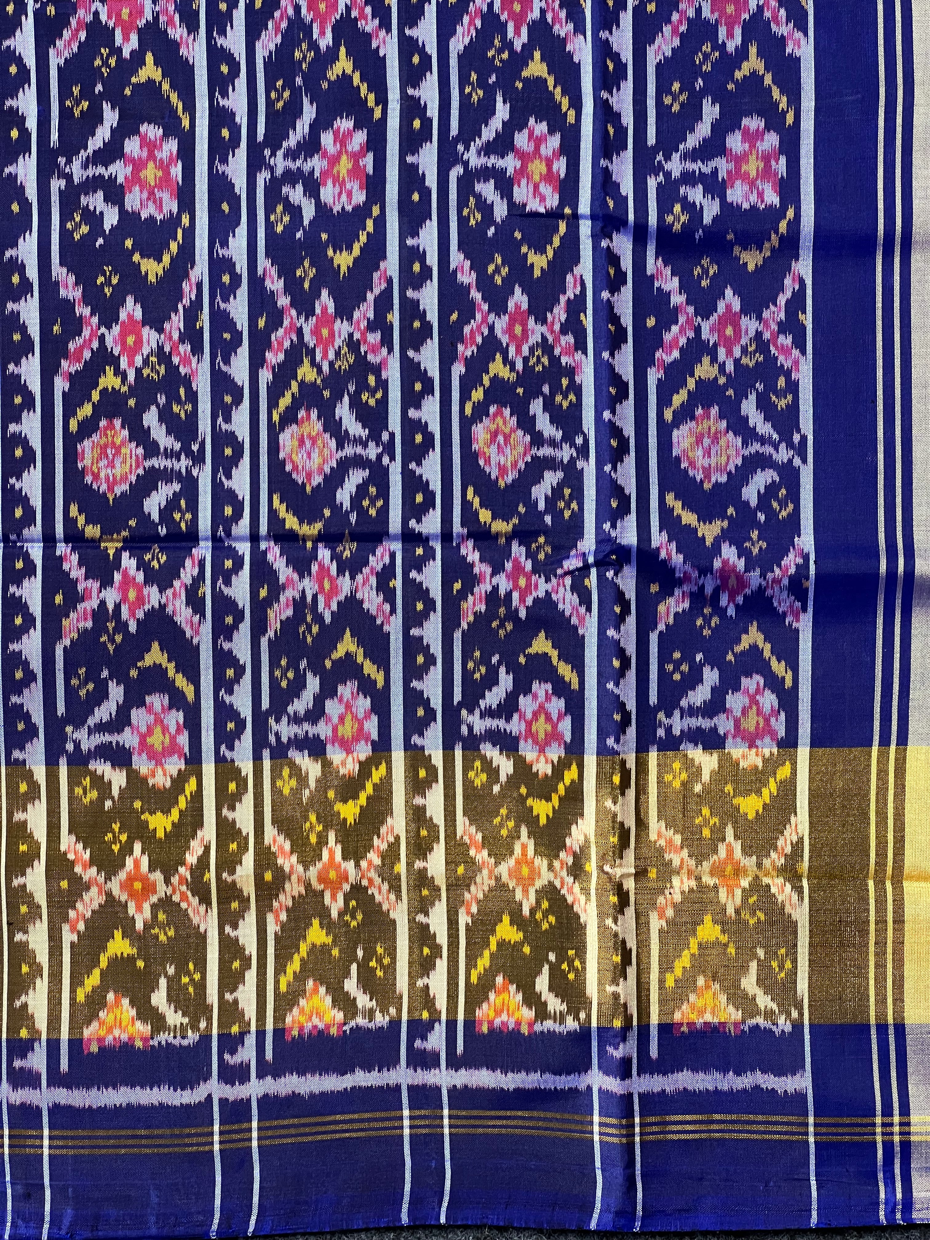 Manekchowk Tradition Design Handwoven Patola Silk Saree