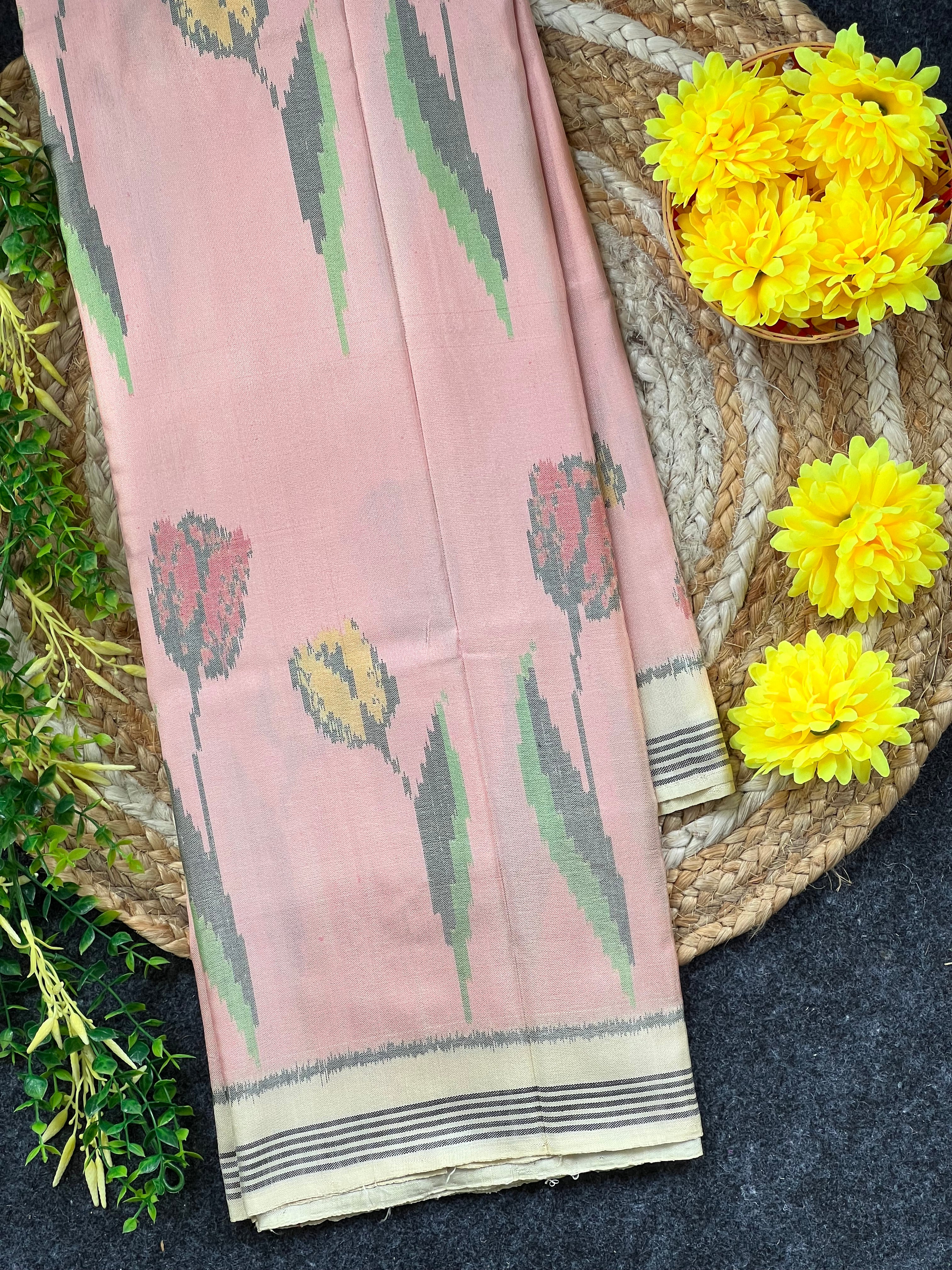 Exclusive Design Handwoven Patola Silk Saree Main image