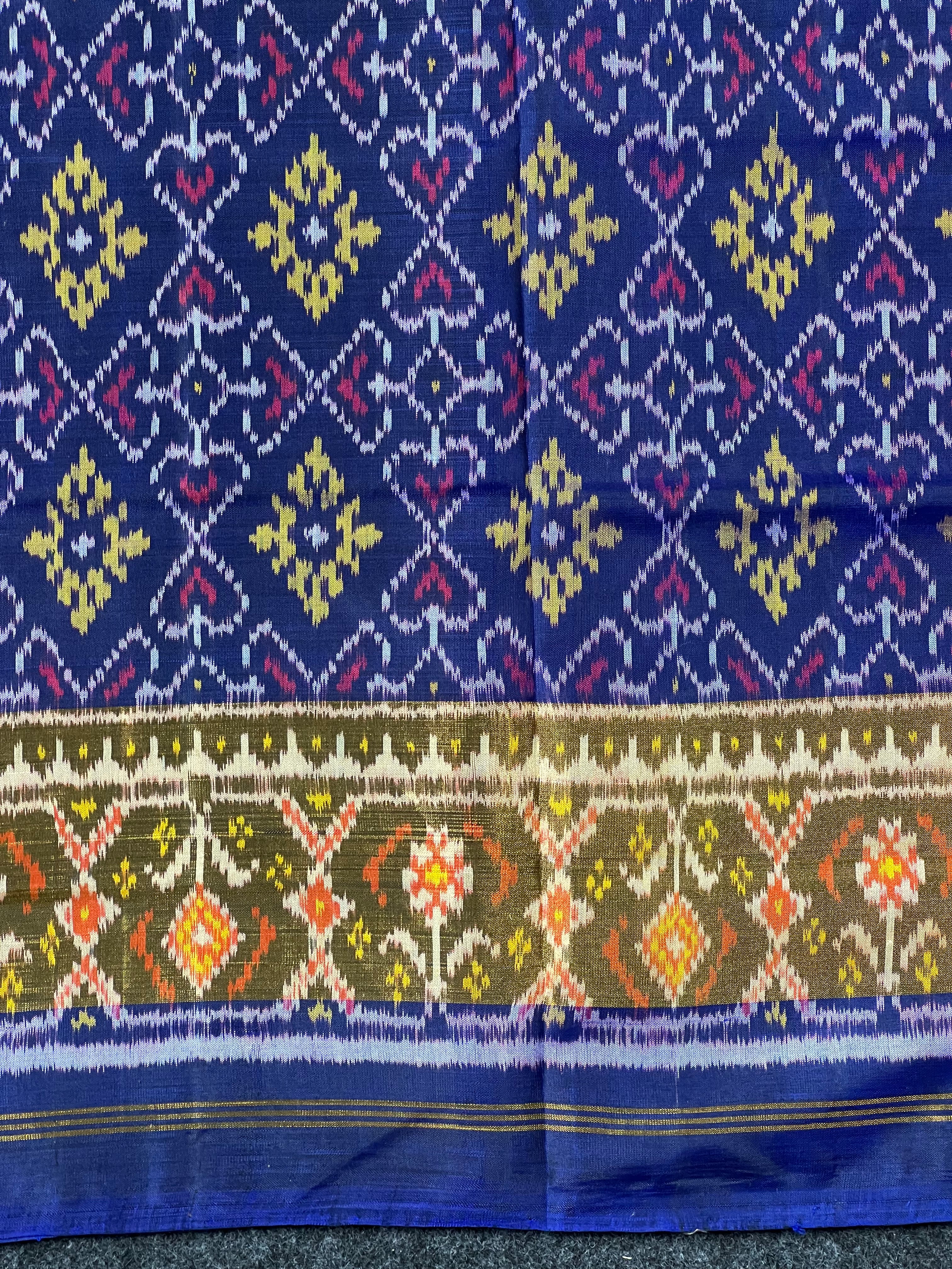 Pan-Chanda Tradition Design Handwoven Patola Silk Saree