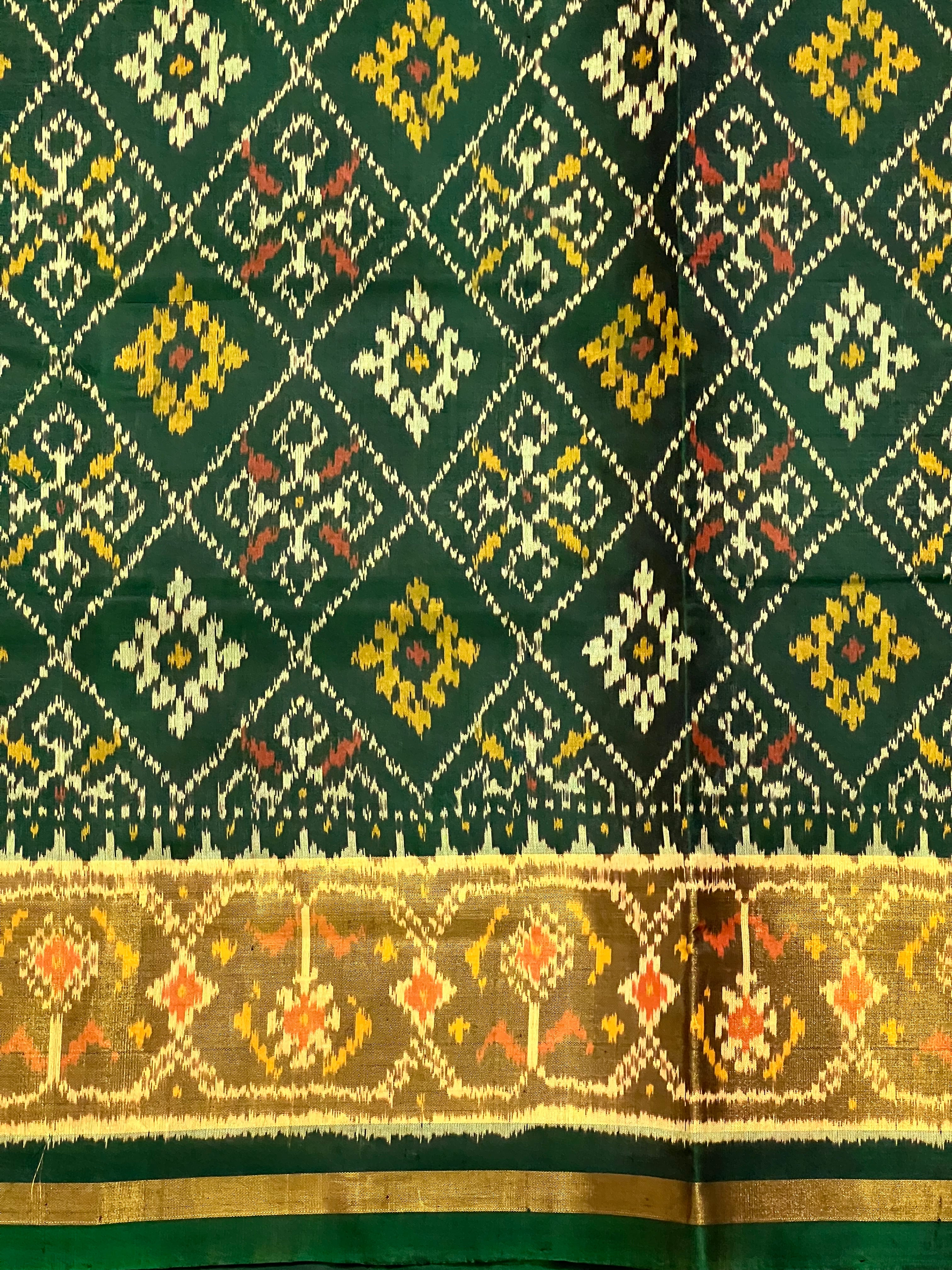 Pan-Chanda Traditional Design Handwoven Patola Silk Saree