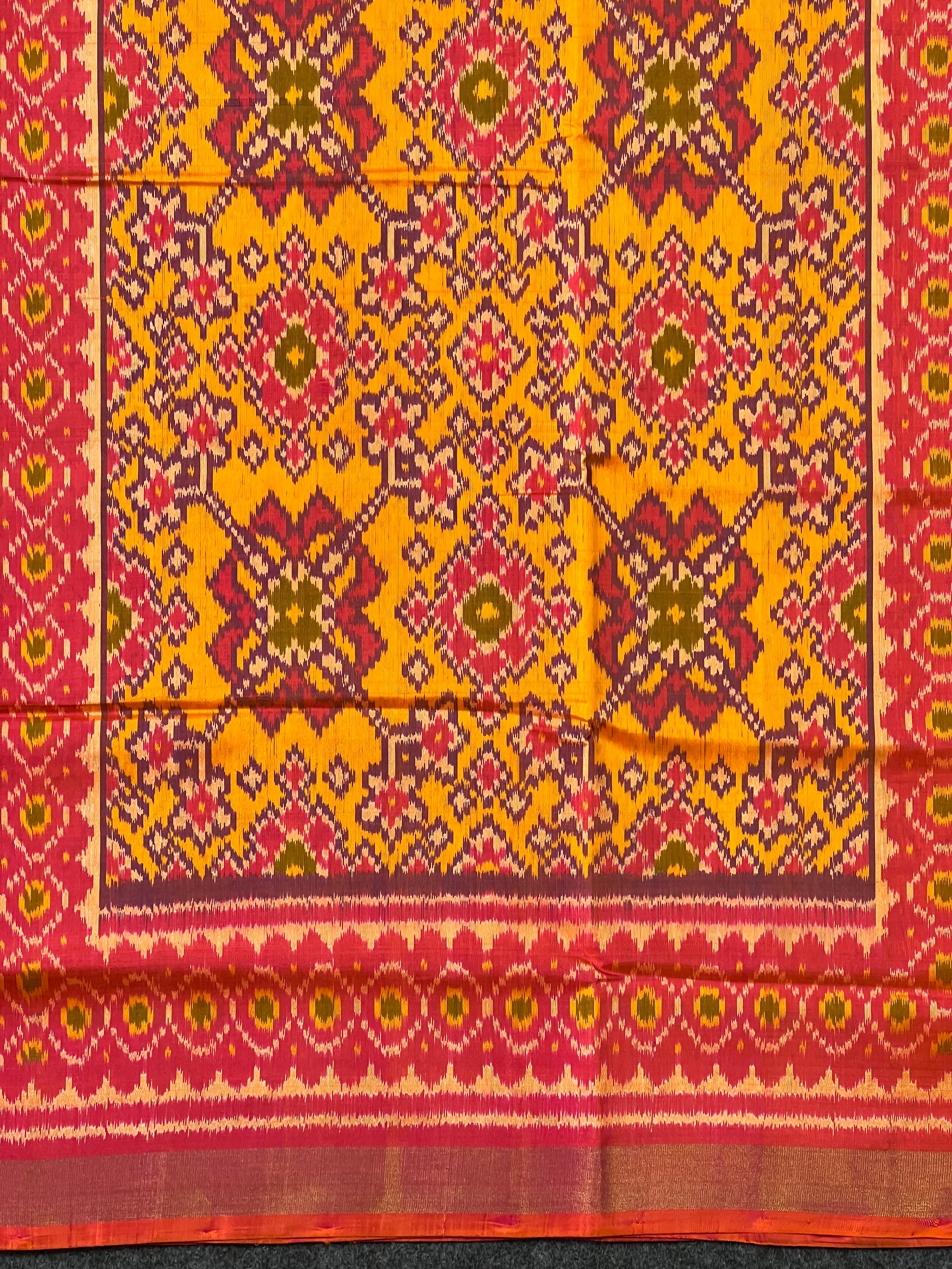 Daliyabhat Tradition Design Handwoven Patola Silk Saree