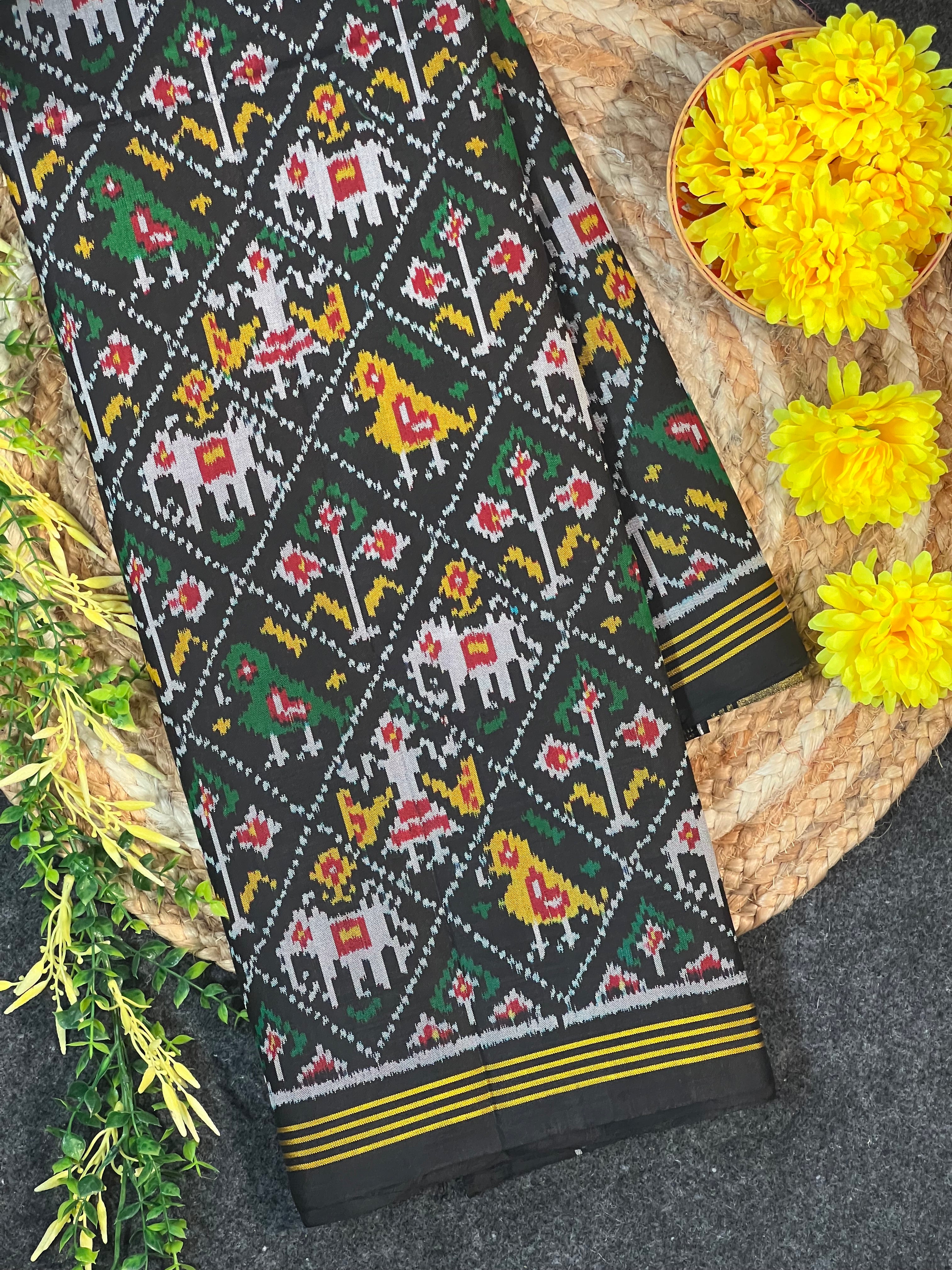 Narikunj Black Traditional Design Handwoven Patola Silk Saree Main image