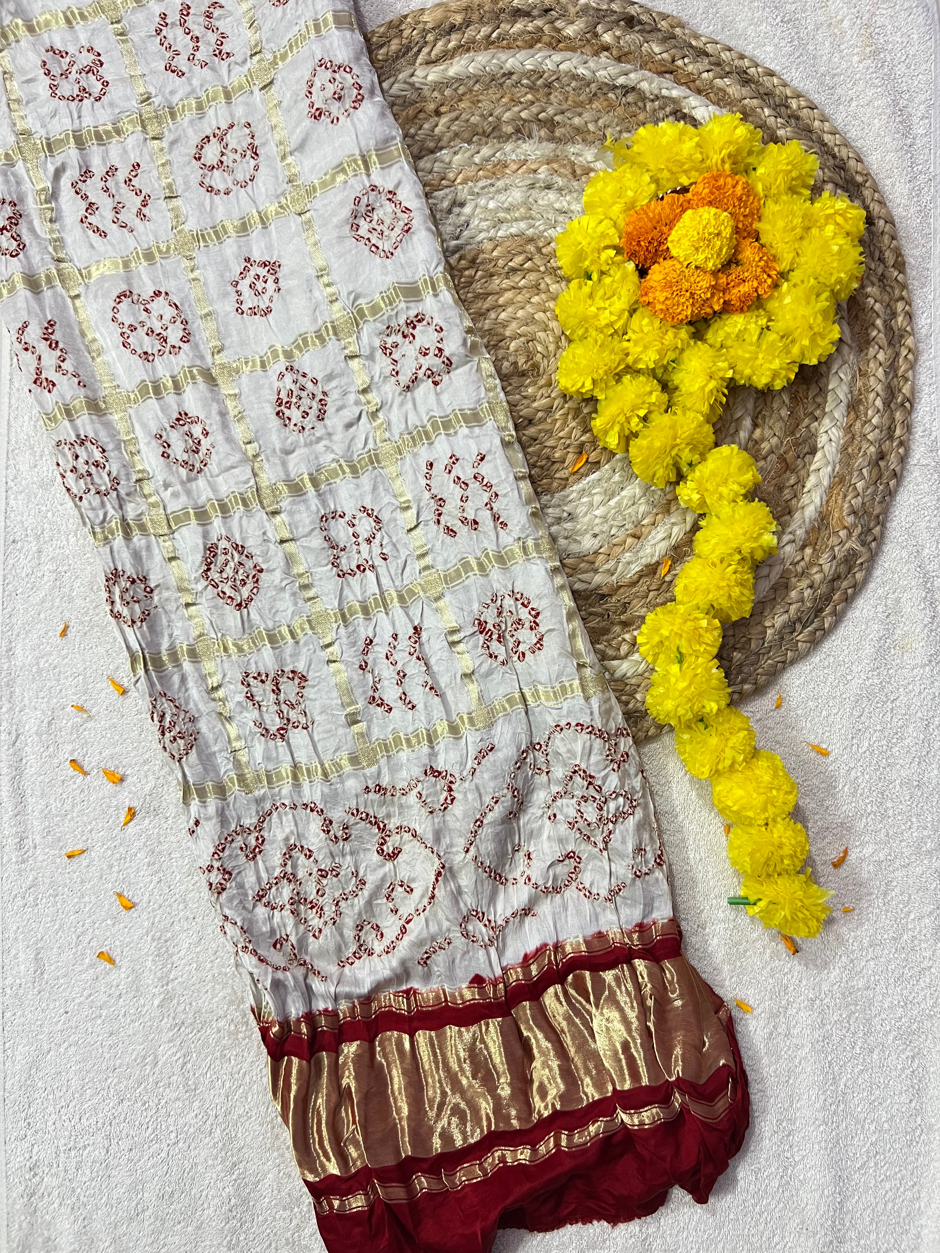 Gaji Checks Bandhej Dupatta