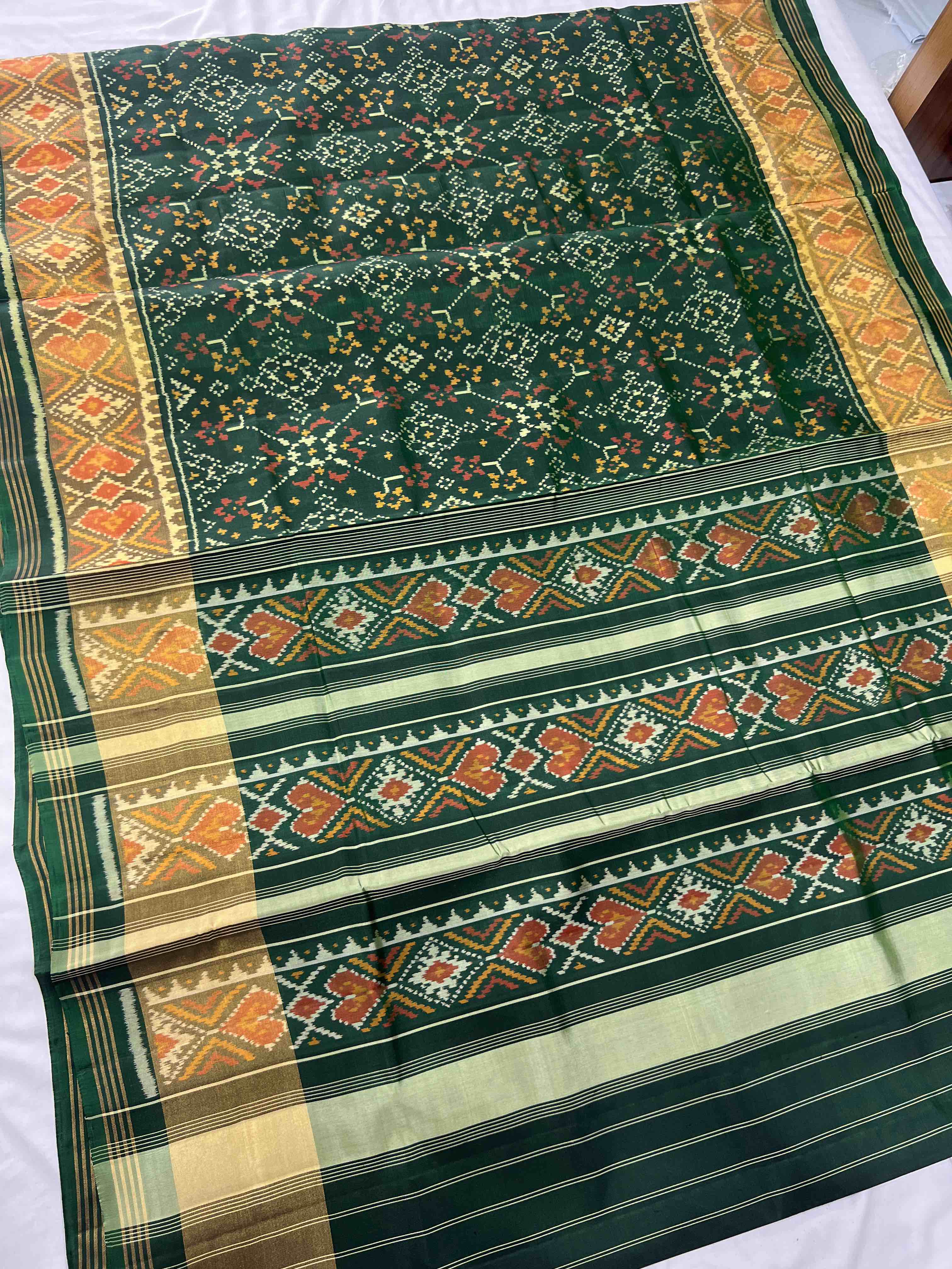 Green Navratna Traditional Design Handwoven Patola Silk Saree Secondary image